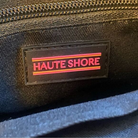 Haute Shore Premium Neoprene Collection Drew Rise Compact Crossbody Purse New - Picture 3 of 11